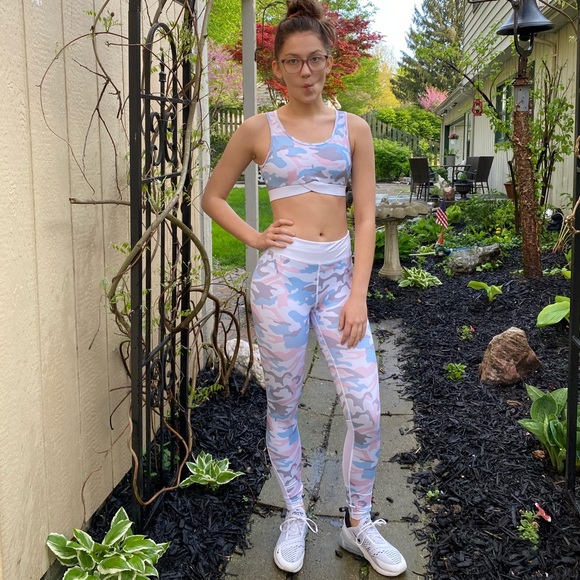 2 pc pastel camo sports bra/tank and leggings - Picture 6 of 7
